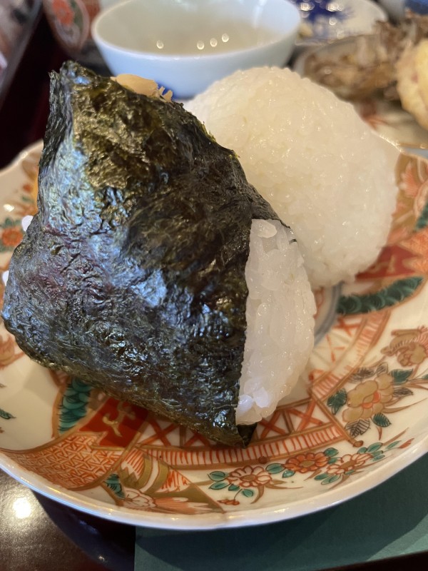 スタッフブログ:2025年11月12日 07:07の投稿「おにぎりとおもてなしと、田中田さん」